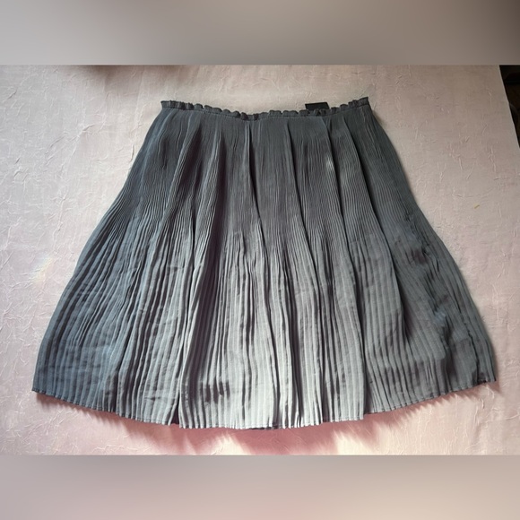 H&M teal skirt​ - Picture 2 of 6